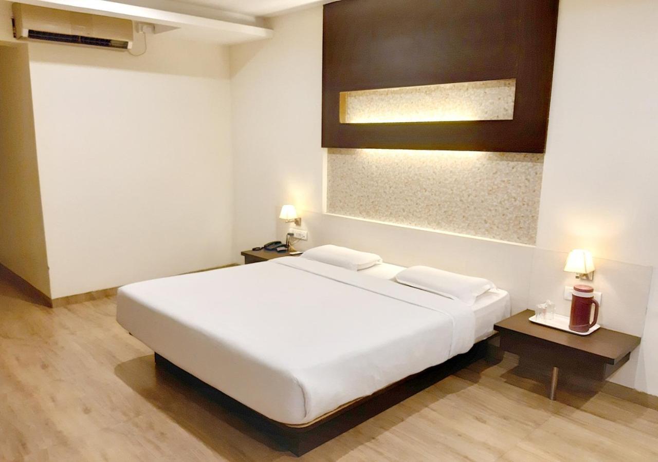 Hotel Adarsha Palace Belgaum Ngoại thất bức ảnh