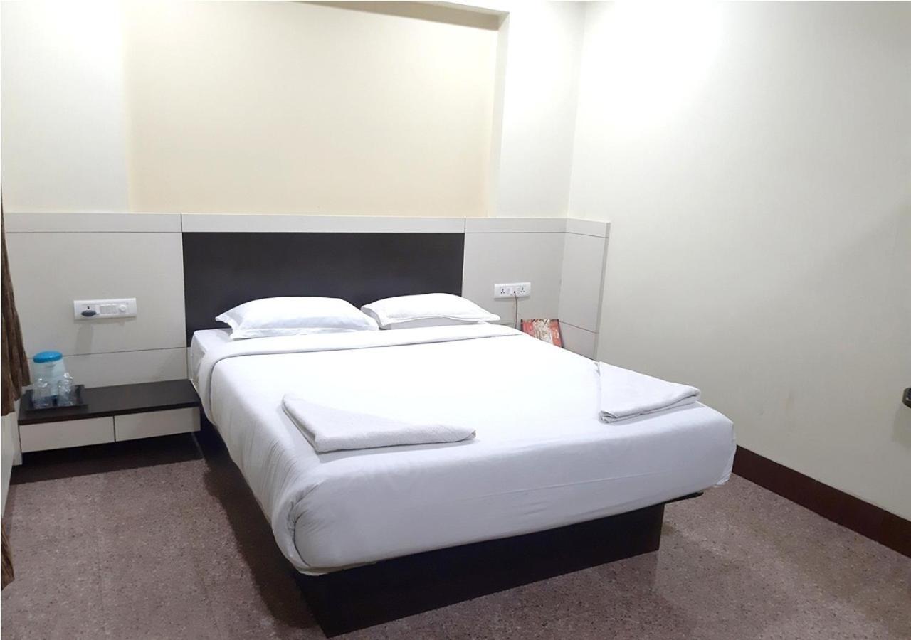 Hotel Adarsha Palace Belgaum Ngoại thất bức ảnh