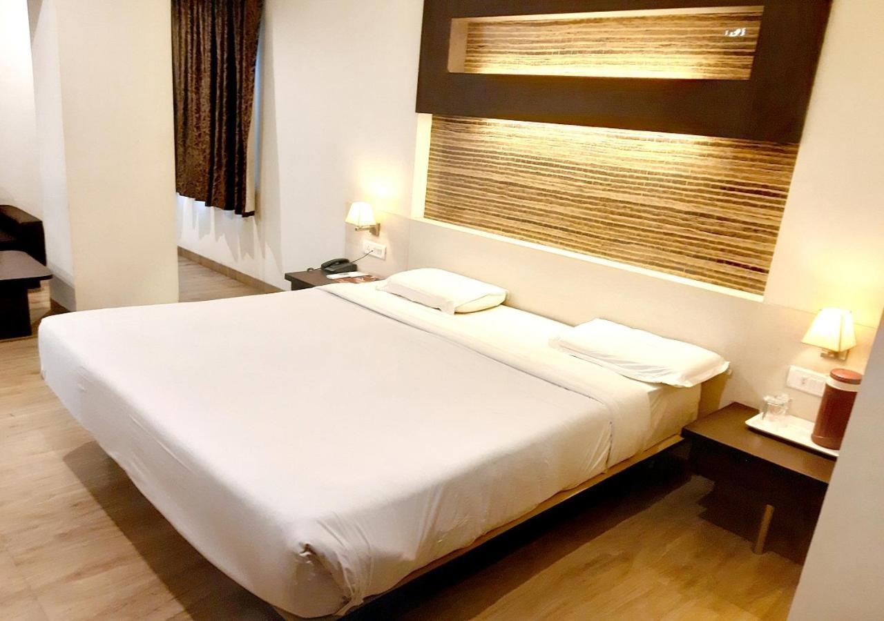 Hotel Adarsha Palace Belgaum Ngoại thất bức ảnh