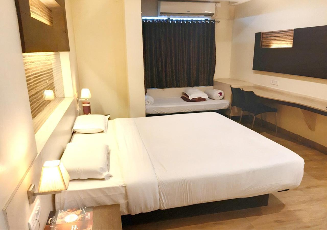 Hotel Adarsha Palace Belgaum Ngoại thất bức ảnh